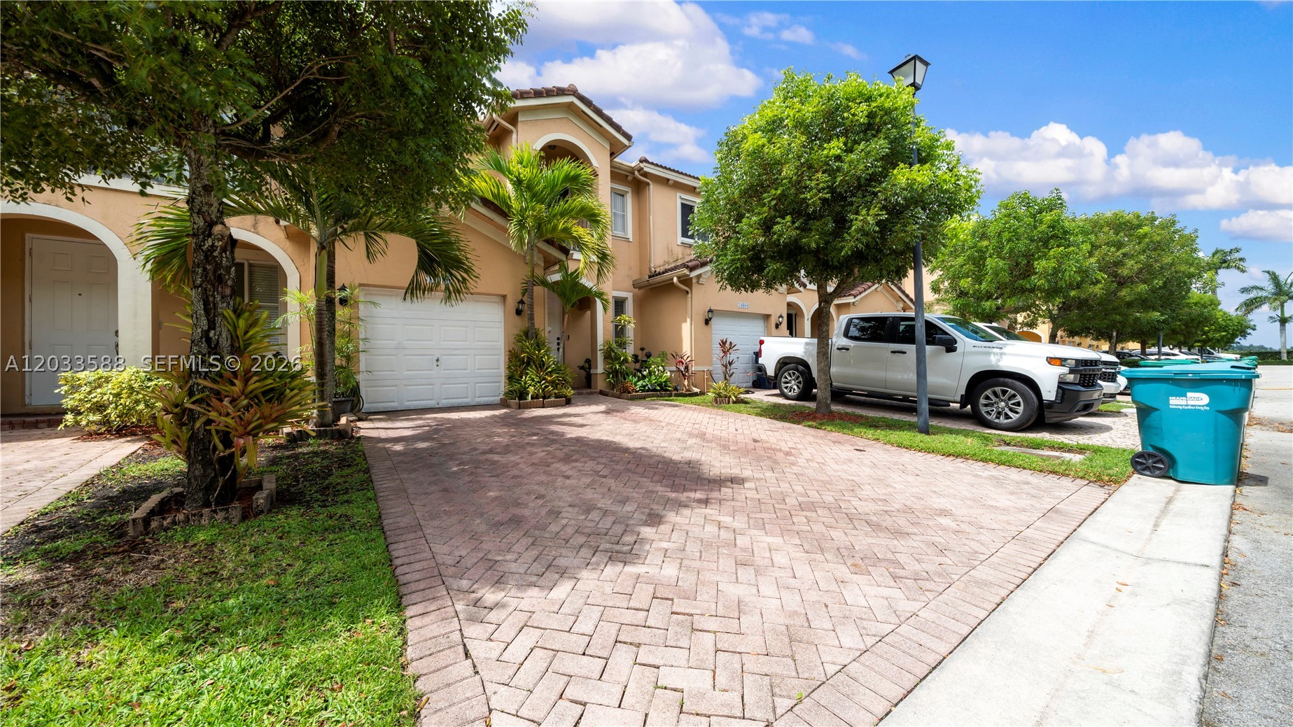 SUNSET LAKE TOWNHOMES - Residential
