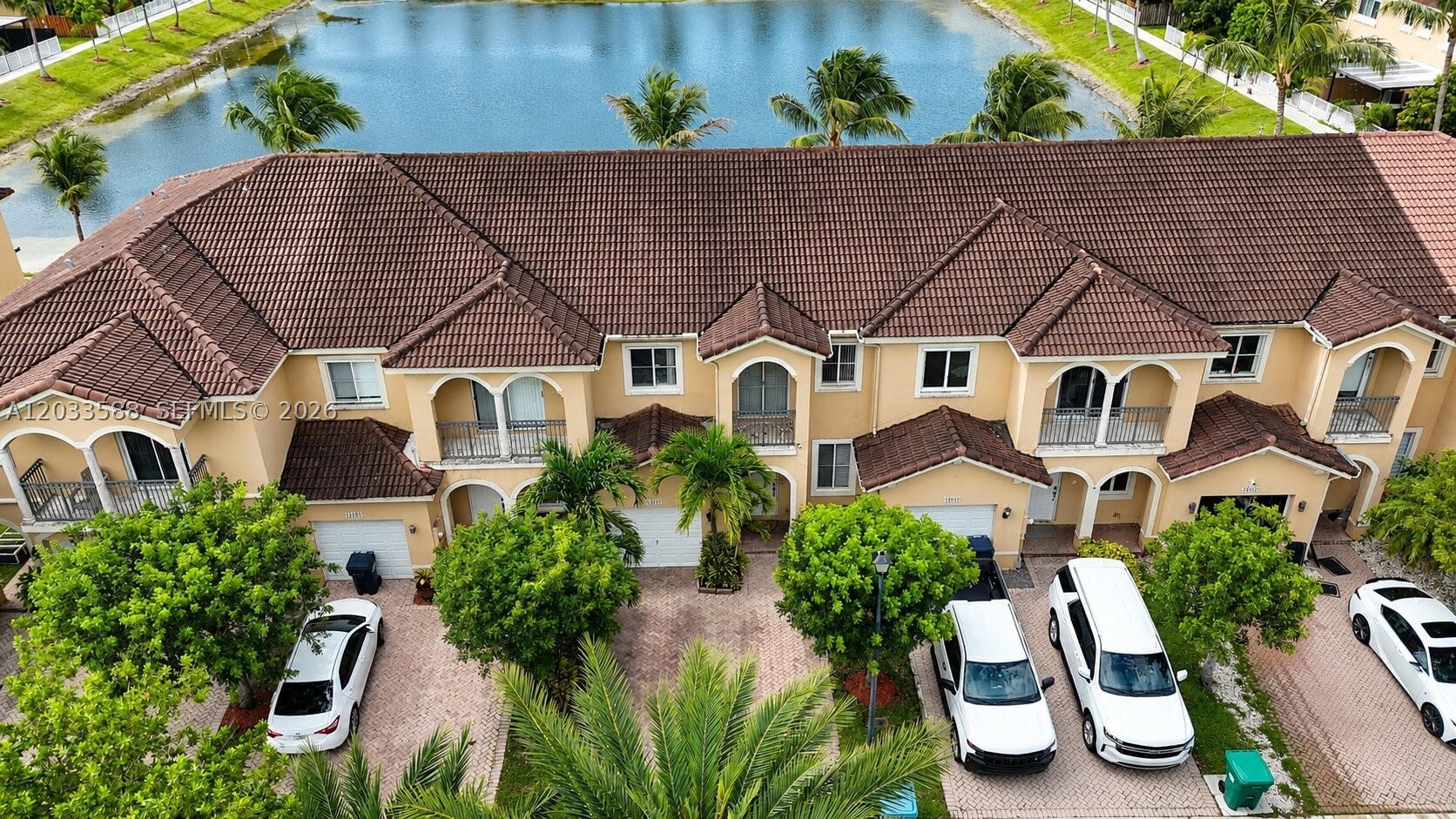 SUNSET LAKE TOWNHOMES - Residential