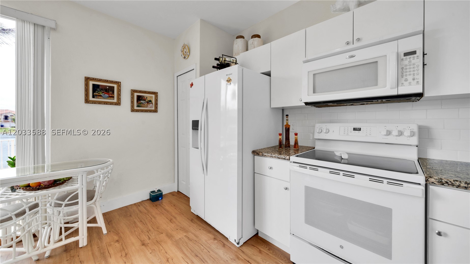SUNSET LAKE TOWNHOMES - Residential