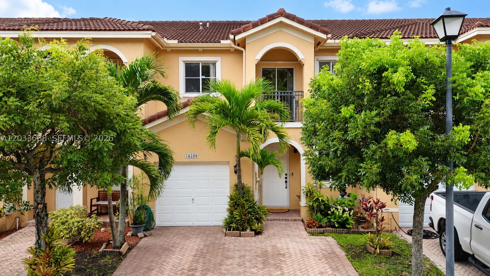 SUNSET LAKE TOWNHOMES - Residential