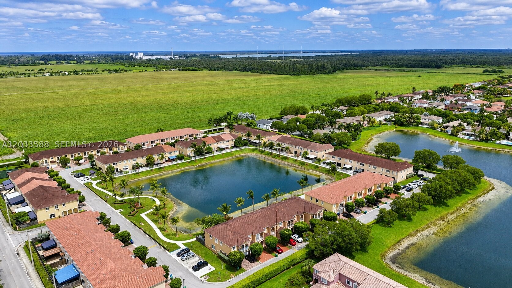 SUNSET LAKE TOWNHOMES - Residential