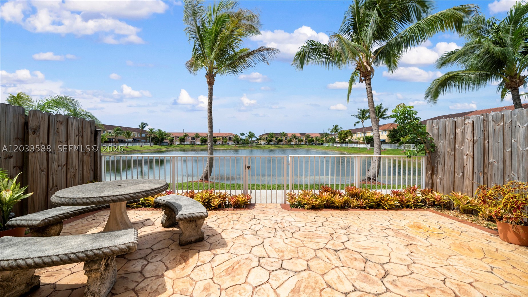 SUNSET LAKE TOWNHOMES - Residential