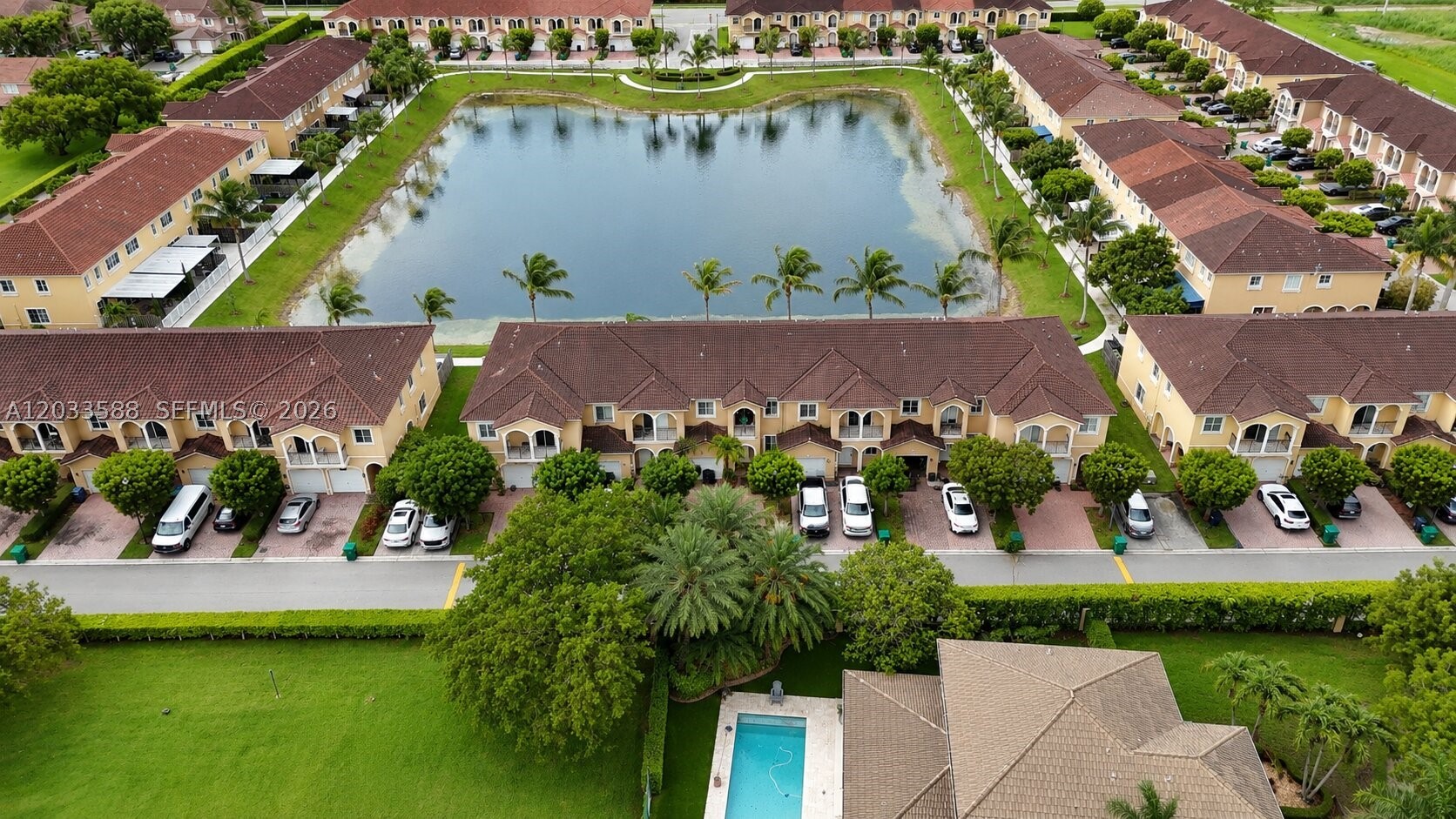 SUNSET LAKE TOWNHOMES - Residential