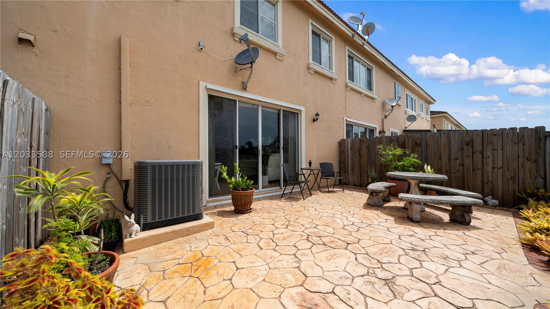 SUNSET LAKE TOWNHOMES - Residential
