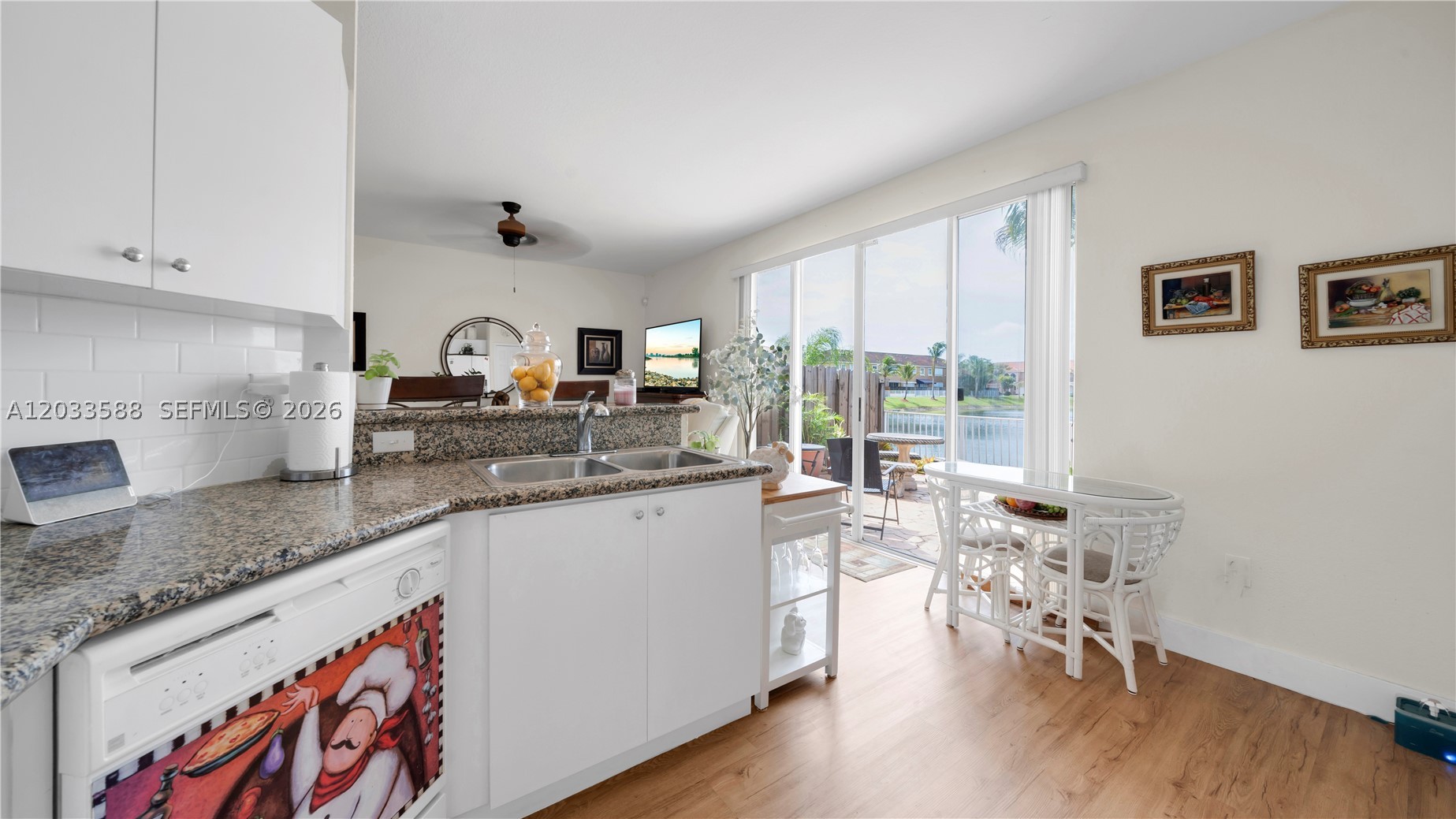 SUNSET LAKE TOWNHOMES - Residential