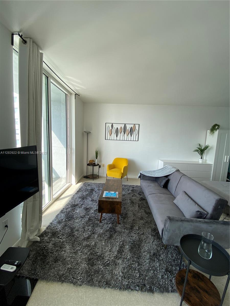 VIZCAYNE NORTH CONDO - Residential Lease