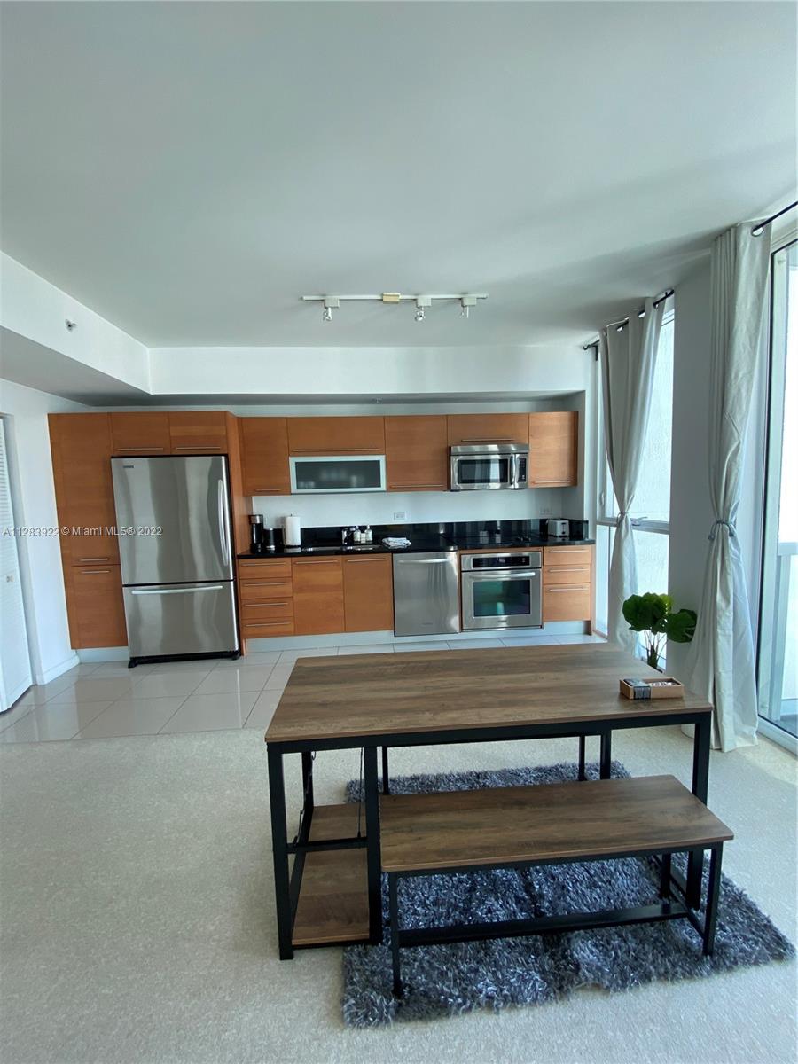 VIZCAYNE NORTH CONDO - Residential Lease