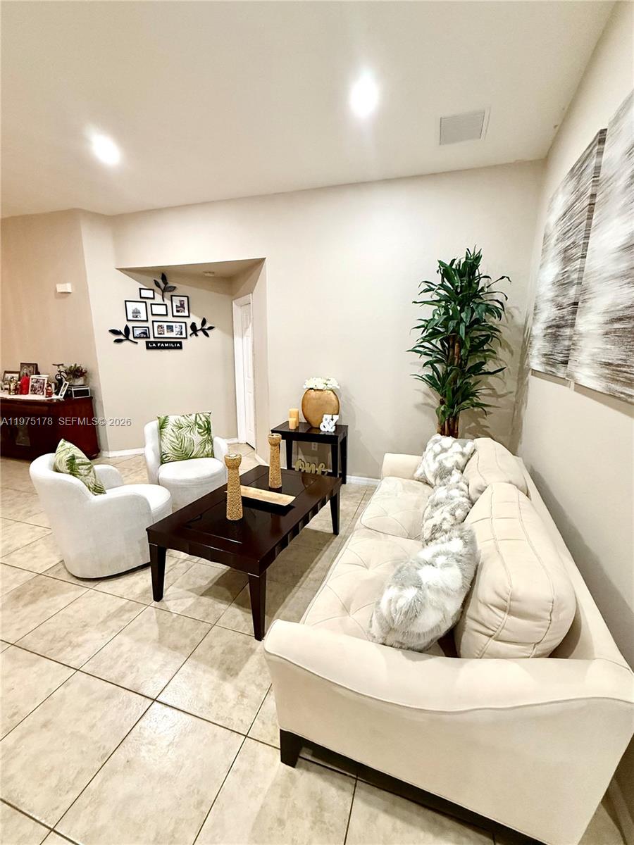 SILVER FALLS - Residential