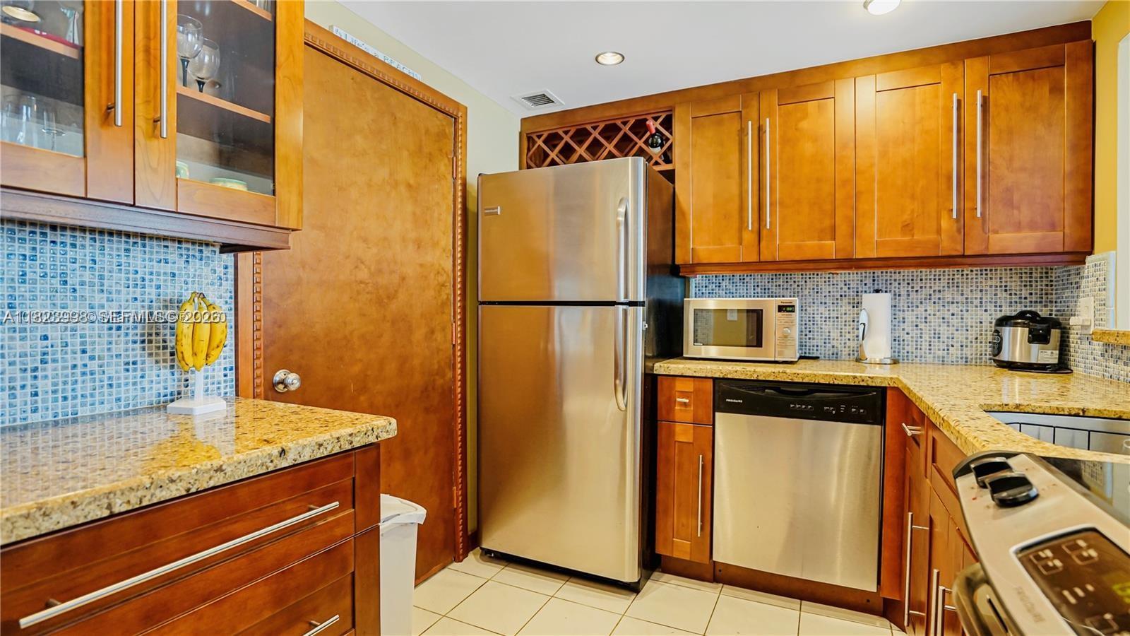 THE PRESIDENTIAL CONDO - Residential