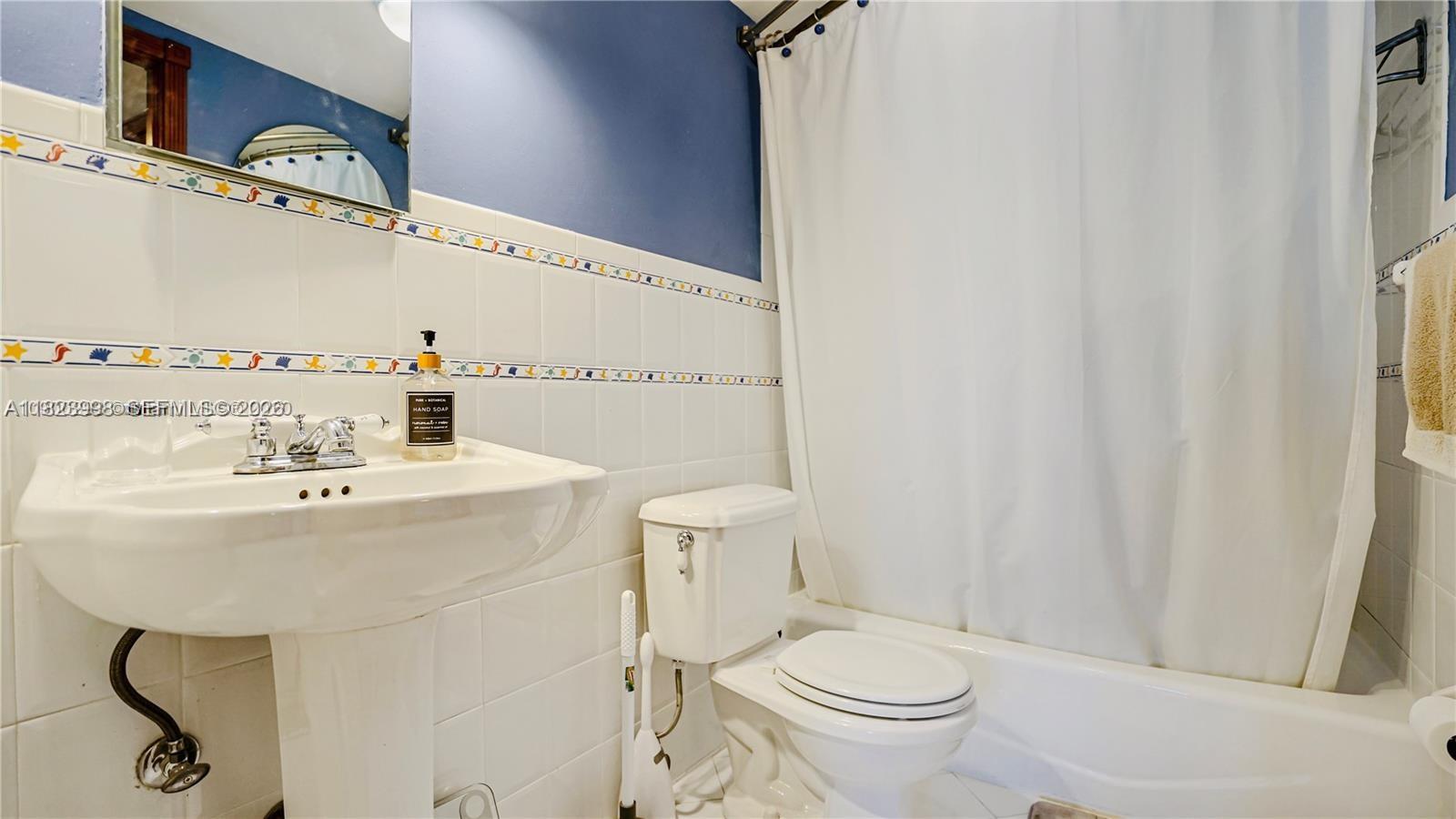 THE PRESIDENTIAL CONDO - Residential