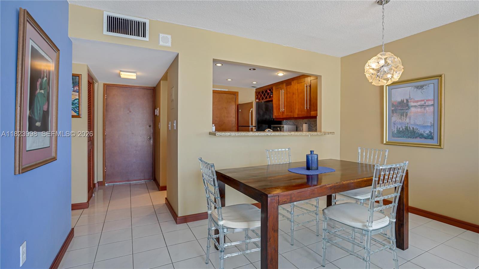 THE PRESIDENTIAL CONDO - Residential