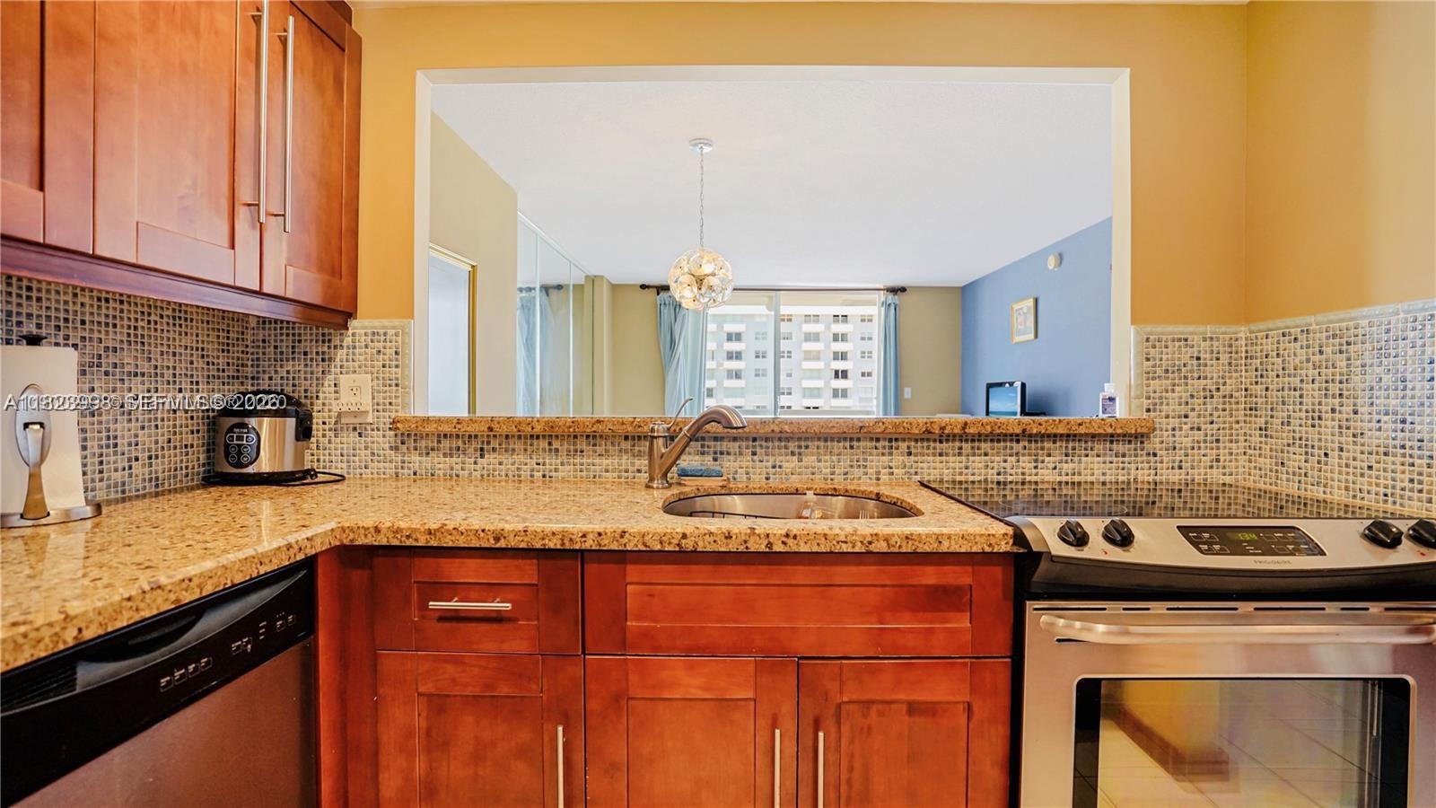THE PRESIDENTIAL CONDO - Residential