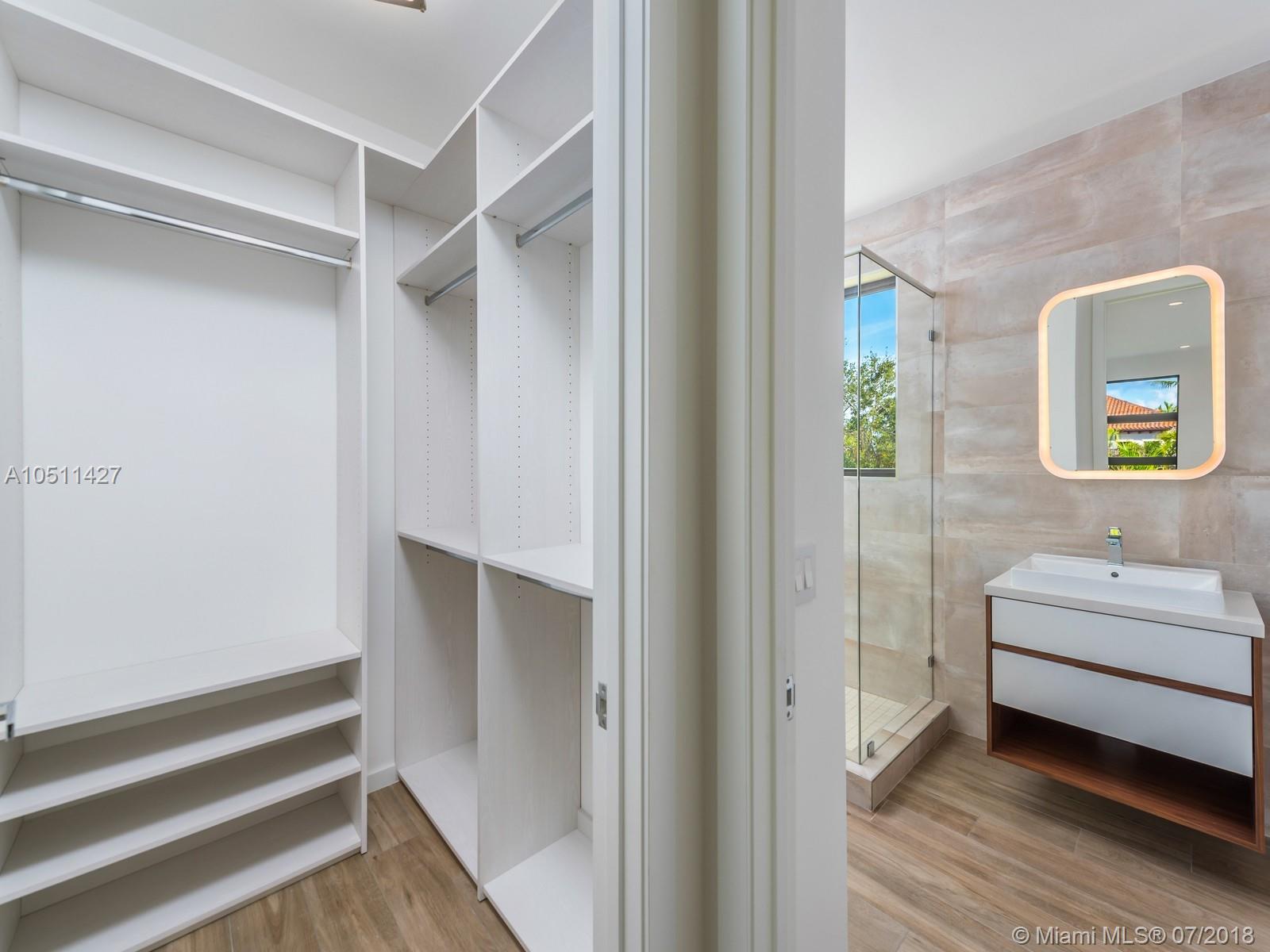COLLINS HEIGHTS - Residential