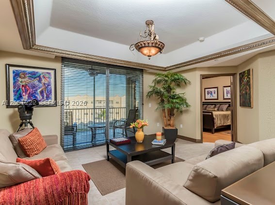 DORAL ISLES - Residential