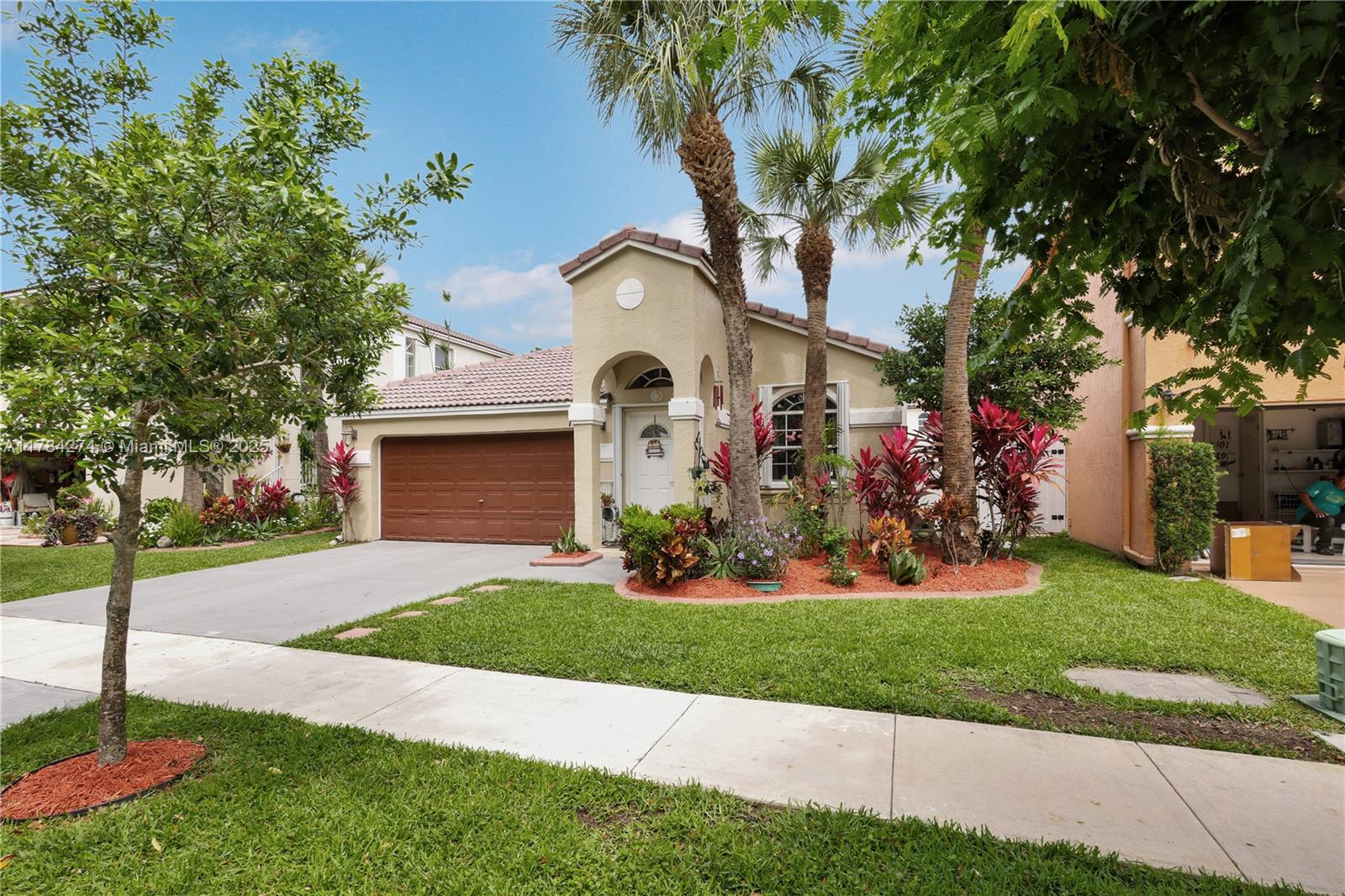 Remodeled 3-Bedroom Gem in Gated Community!

This beautifully upgraded 3 bed, 2 bath home offers stylish finishes in the kitchen and bathrooms, perfect for modern living. Enjoy the lush, private backyard—ideal for entertaining guests or simply relaxing in your own green oasis. Located in a gated community for added peace of mind, and just minutes from major highways, top restaurants, and shopping. Don’t miss this incredible opportunity—contact me today for your private showing! Existing furniture is negotiable.