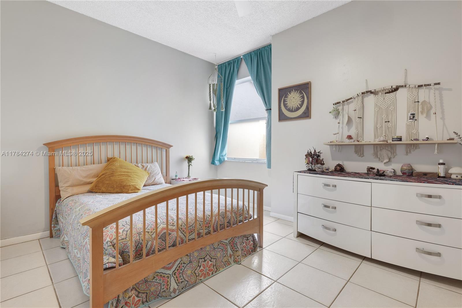 TOWNGATE - Residential Lease