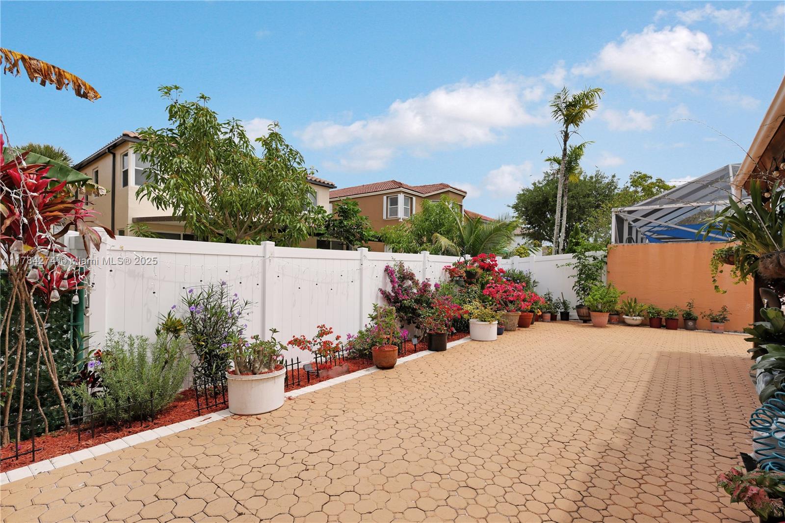 TOWNGATE - Residential Lease