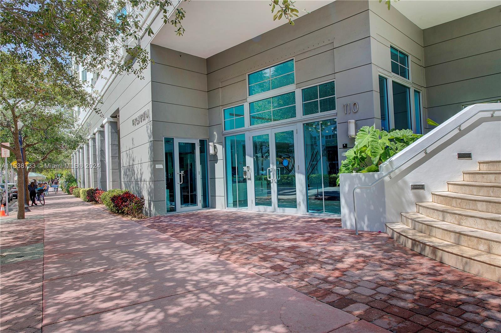 This Town Home unit at the Cosmopolitan offers a unique blend of privacy and convenience, with street access and no immediate neighbors above or at the sides. Its proximity to the beach, along with access to community amenities such as a pool, spa, and gym, adds to its allure.  The unfurnished one-bedroom/bathroom layout is complemented by its location, just steps away from popular eateries in the vibrant south of fifth neighborhood. Enter directly from the street or via the lobby & elevator.  Ample storage space for luggage, bicycles, & surfboards. Assigned covered parking . Inside, the unit features a stunning new kitchen, an in-unit washer & dryer, electric blinds, and large walk-in closet.  Ready for immediate occupancy, a comfortable and convenient lifestyle in a desirable location.