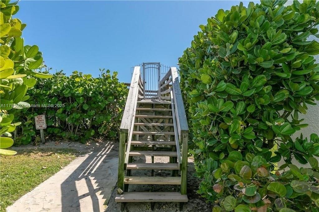 VILLA DEL SOL CONDOMINIUM - Residential