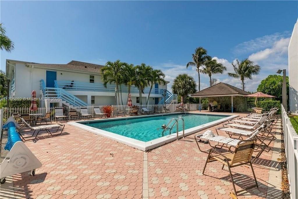 VILLA DEL SOL CONDOMINIUM - Residential