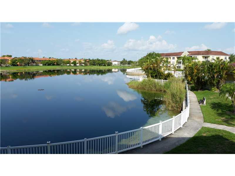 LE CLUB AT OLD CUTLER CON - Residential Lease