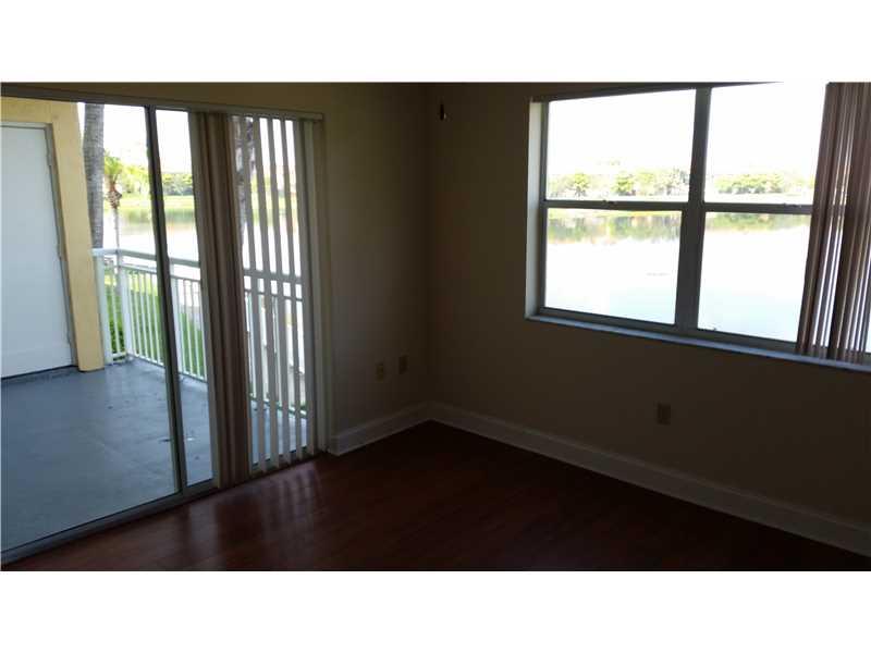 LE CLUB AT OLD CUTLER CON - Residential Lease