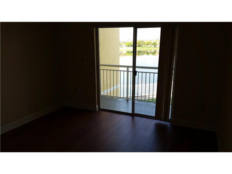 LE CLUB AT OLD CUTLER CON - Residential Lease