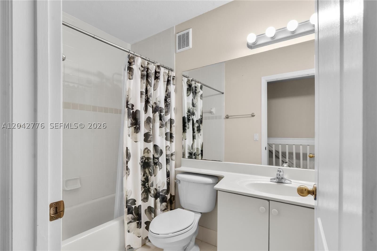 MELROSE POINT CONDO - Residential Lease