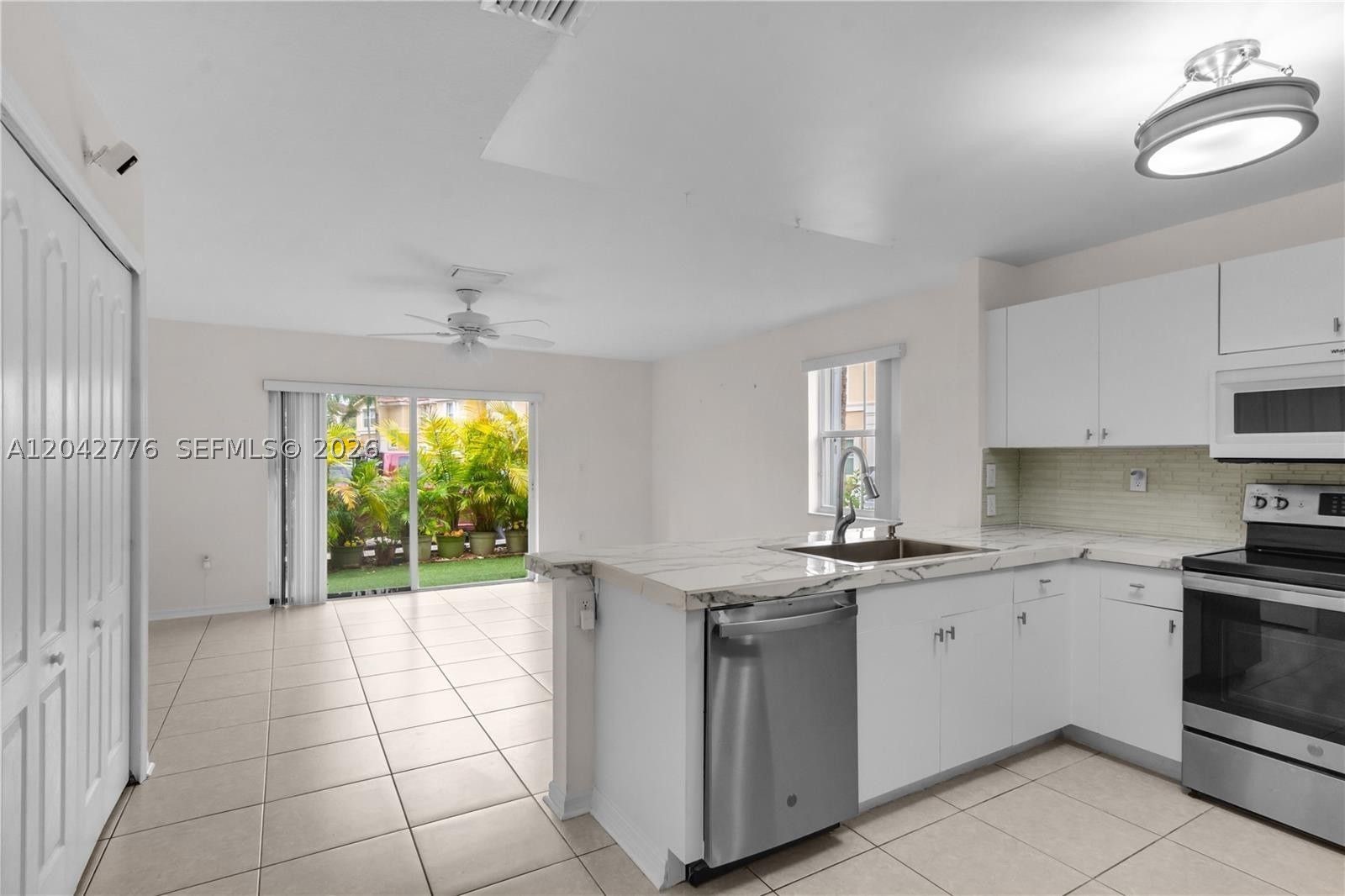 MELROSE POINT CONDO - Residential Lease