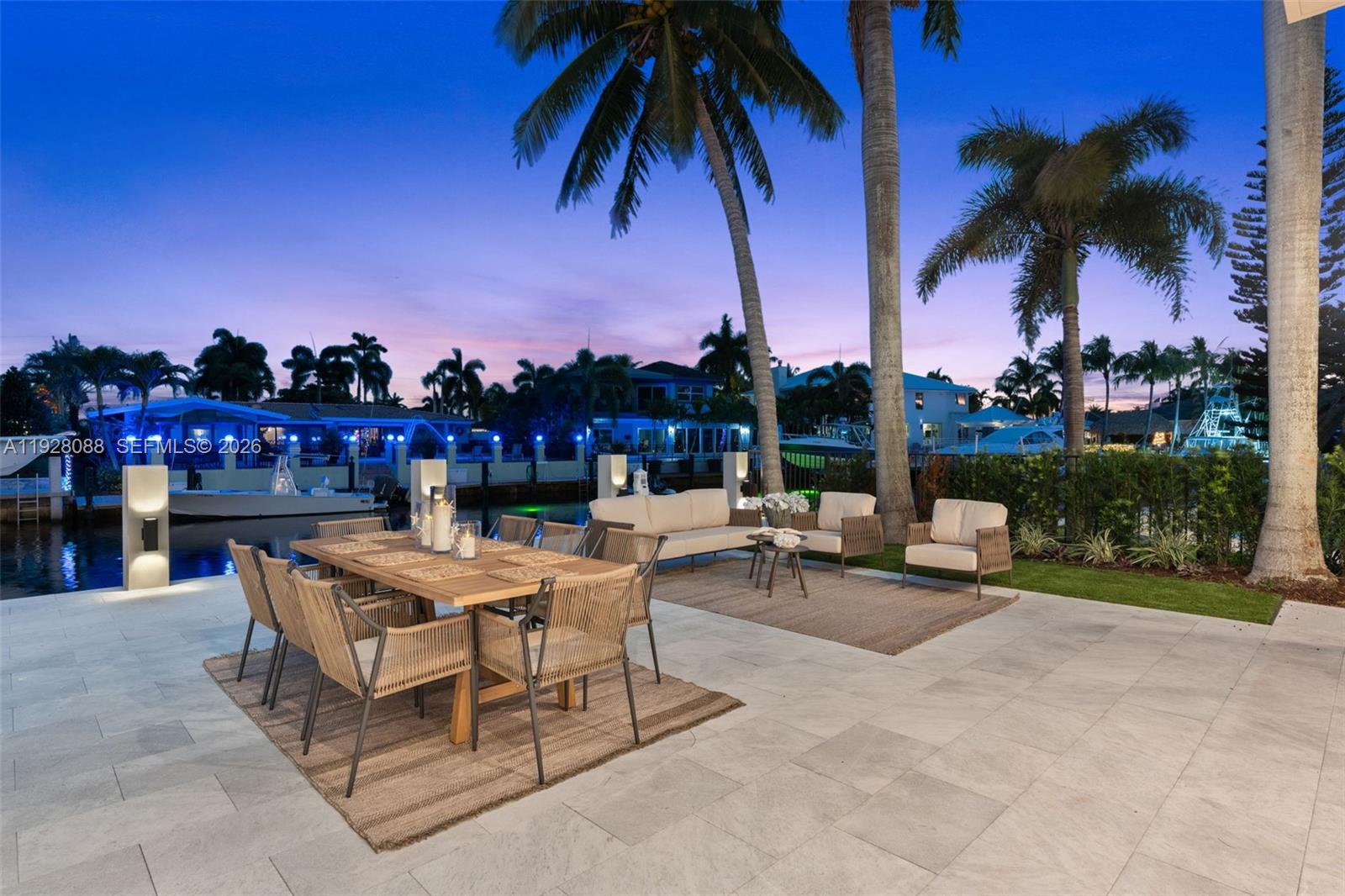 CORAL KEY VILLAS 3RD SEC - Residential