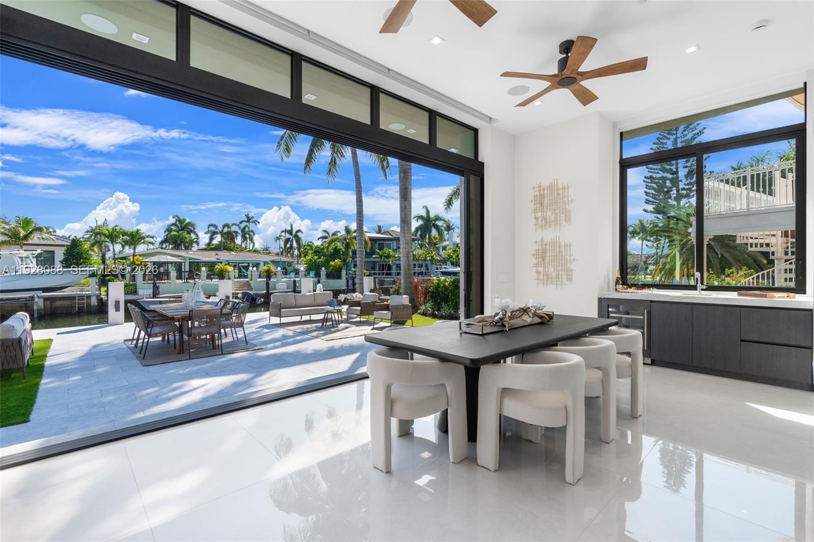 CORAL KEY VILLAS 3RD SEC - Residential