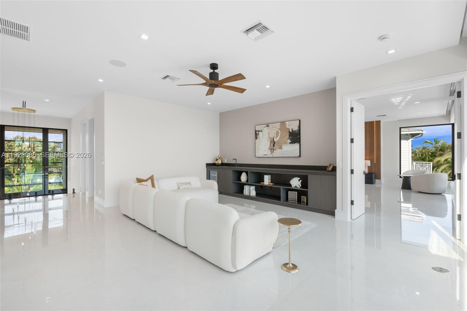 CORAL KEY VILLAS 3RD SEC - Residential