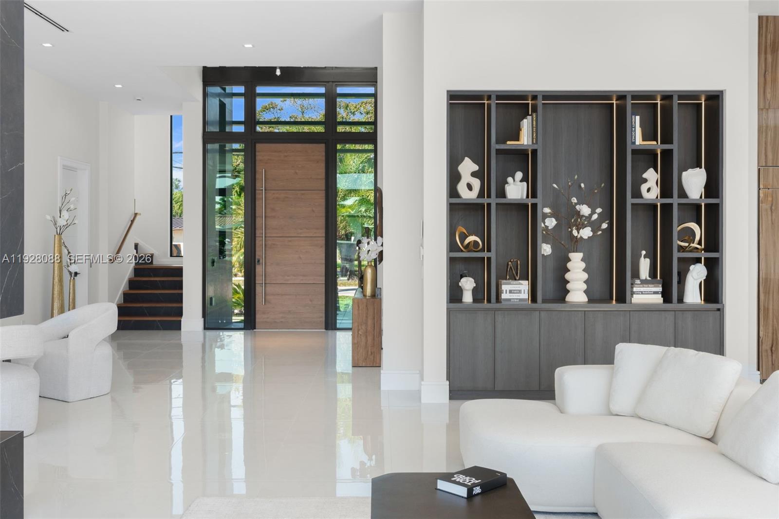 CORAL KEY VILLAS 3RD SEC - Residential