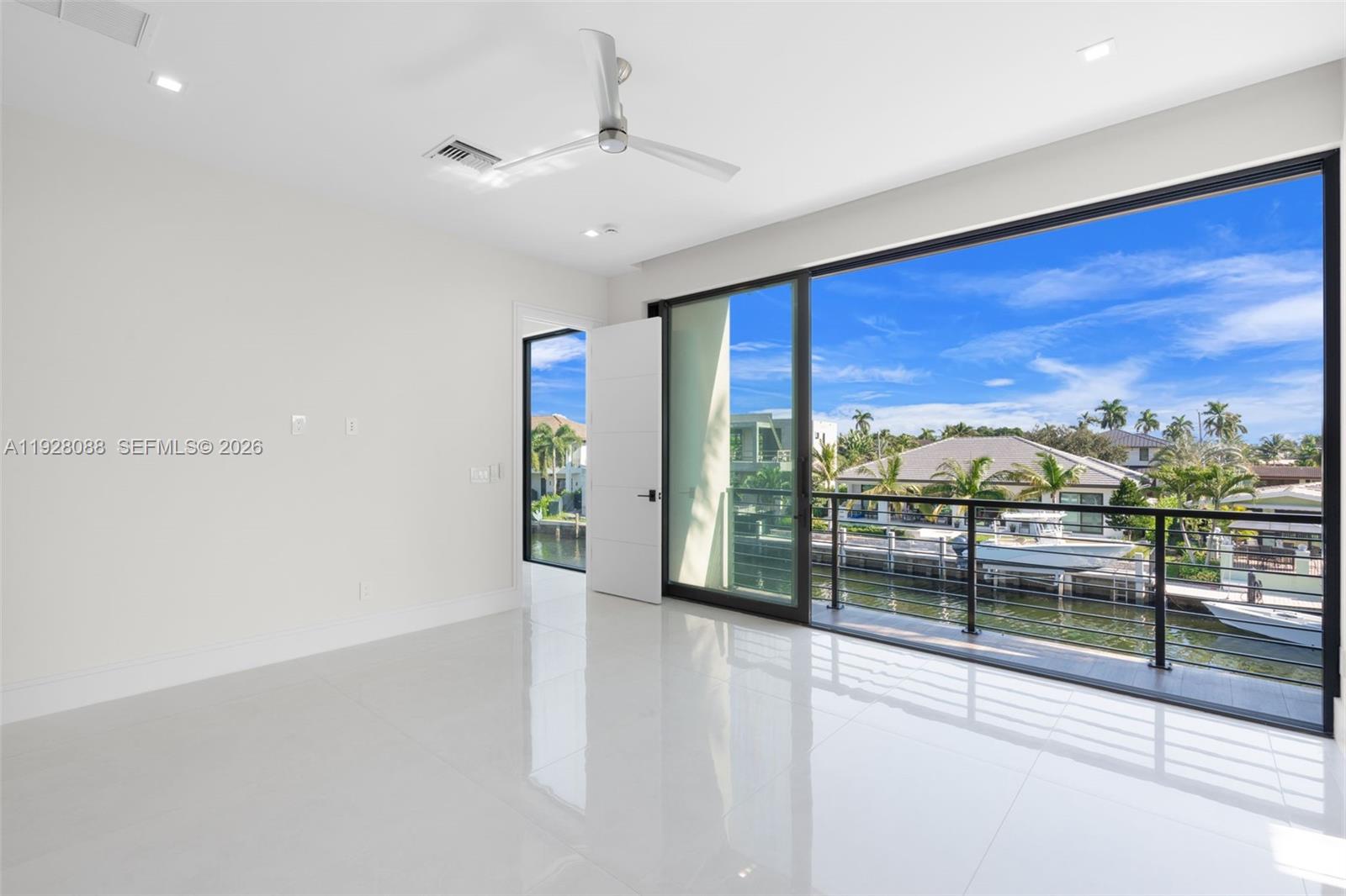 CORAL KEY VILLAS 3RD SEC - Residential