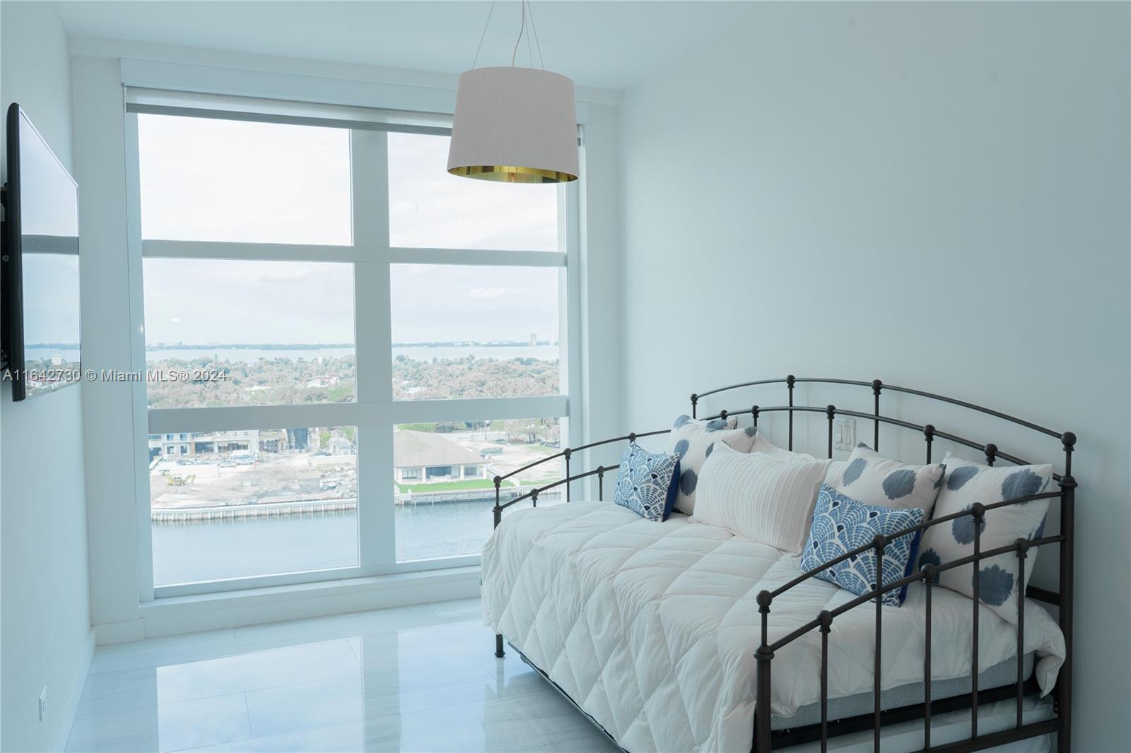 CRYSTAL HOUSE CONDO - Residential Lease