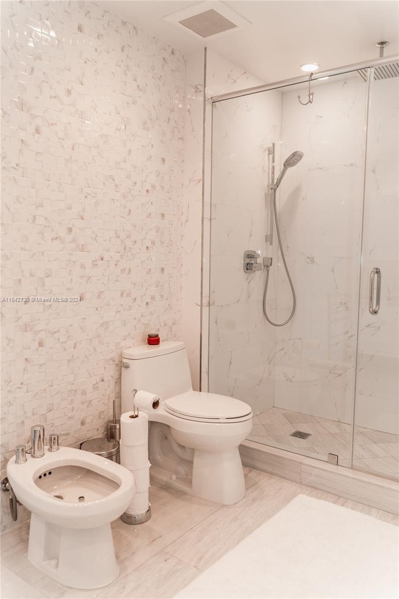 CRYSTAL HOUSE CONDO - Residential Lease