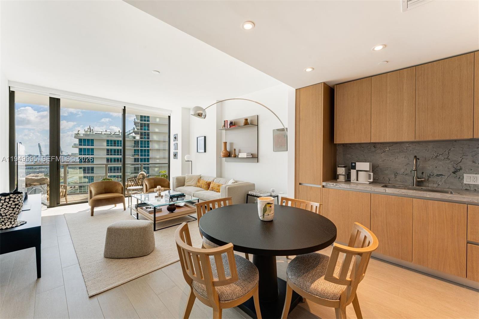 FIVE PARK - Residential