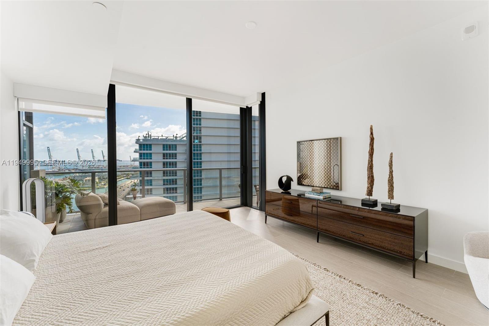 FIVE PARK - Residential