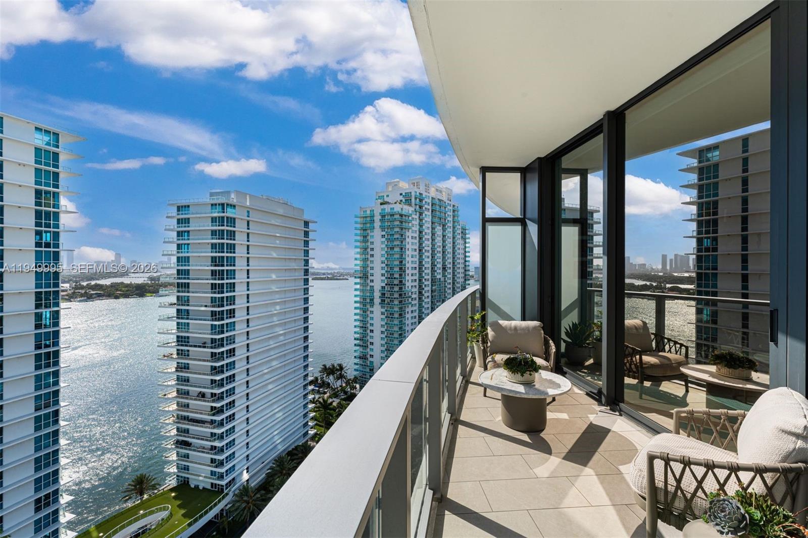 FIVE PARK - Residential