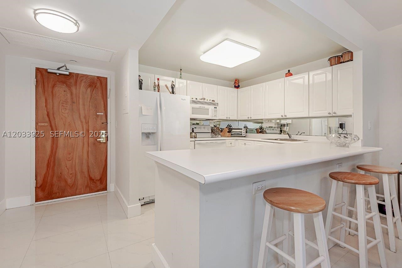 RONEY PALACE CONDO - Residential Lease
