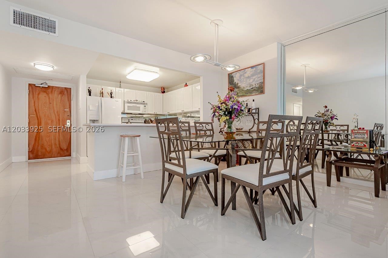 RONEY PALACE CONDO - Residential Lease