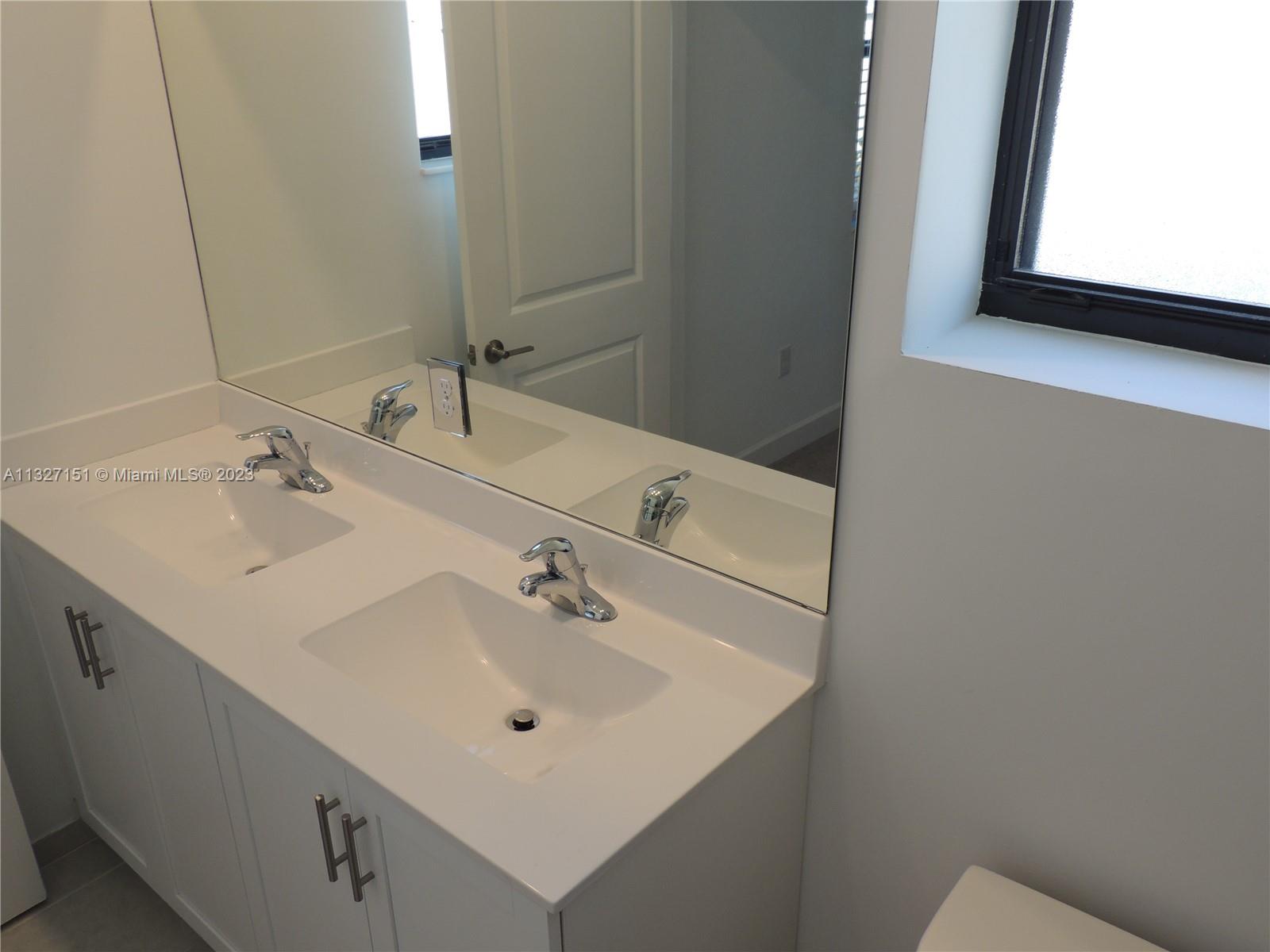 VIA VENTURA NEIGHBORHOOD - Residential Lease