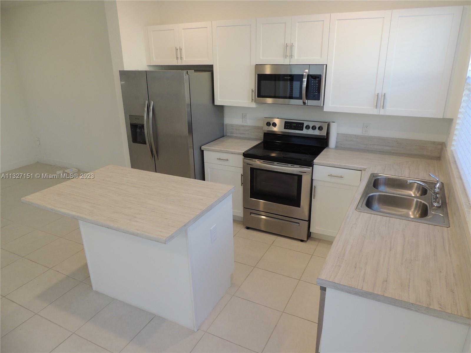 VIA VENTURA NEIGHBORHOOD - Residential Lease