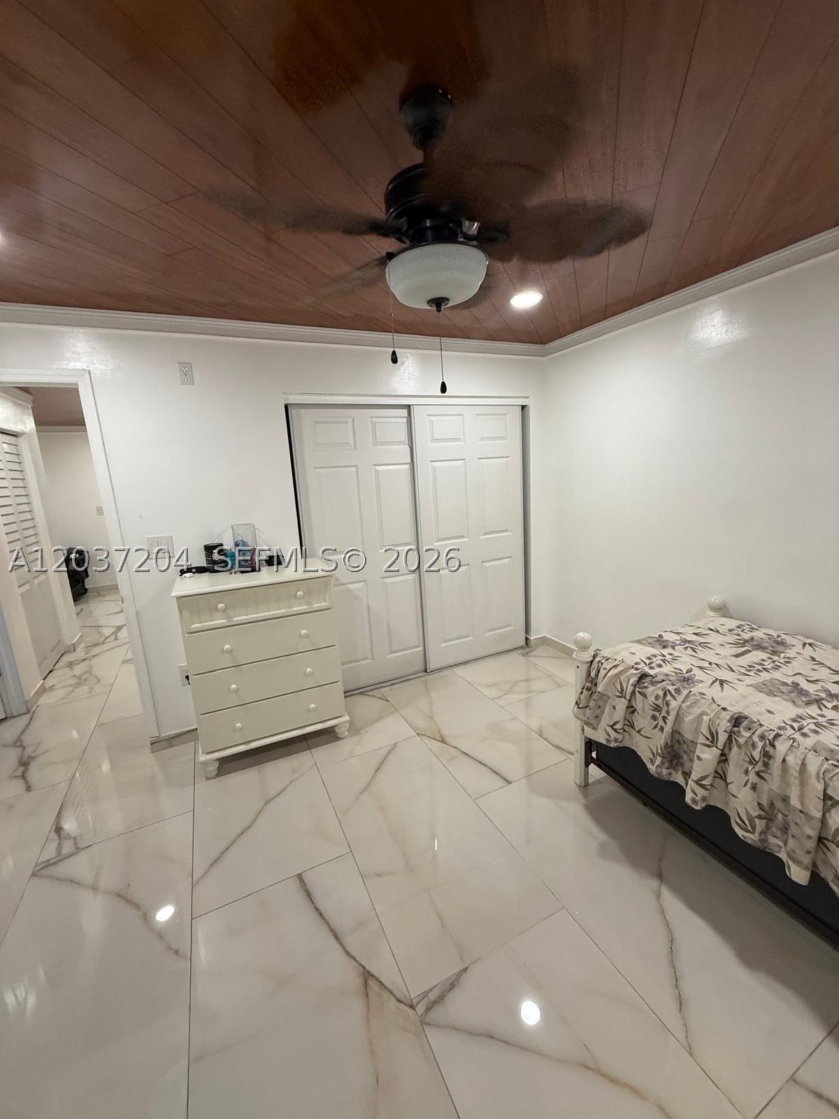 GREENWOOD VILLAS - Residential