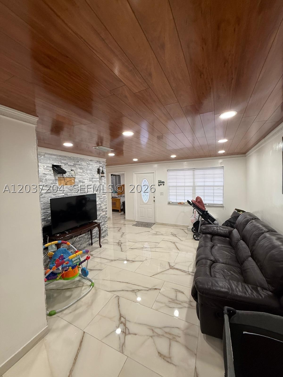 GREENWOOD VILLAS - Residential