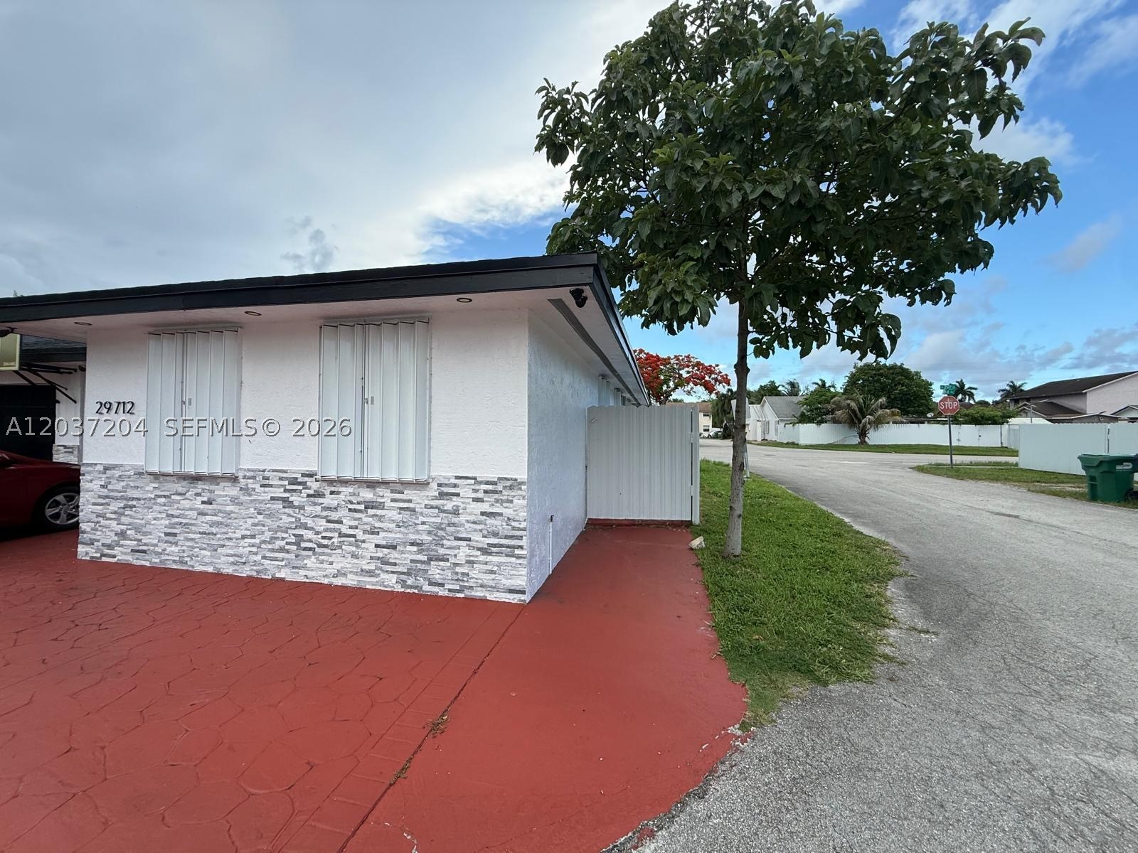 GREENWOOD VILLAS - Residential