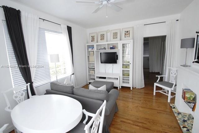 SANTANA CONDO - Residential