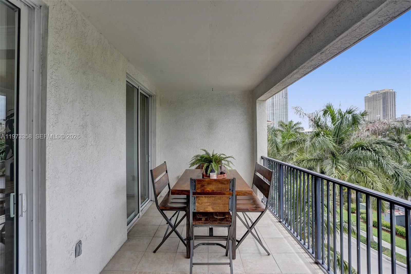 PORTO BELLAGIO CONDO - Residential