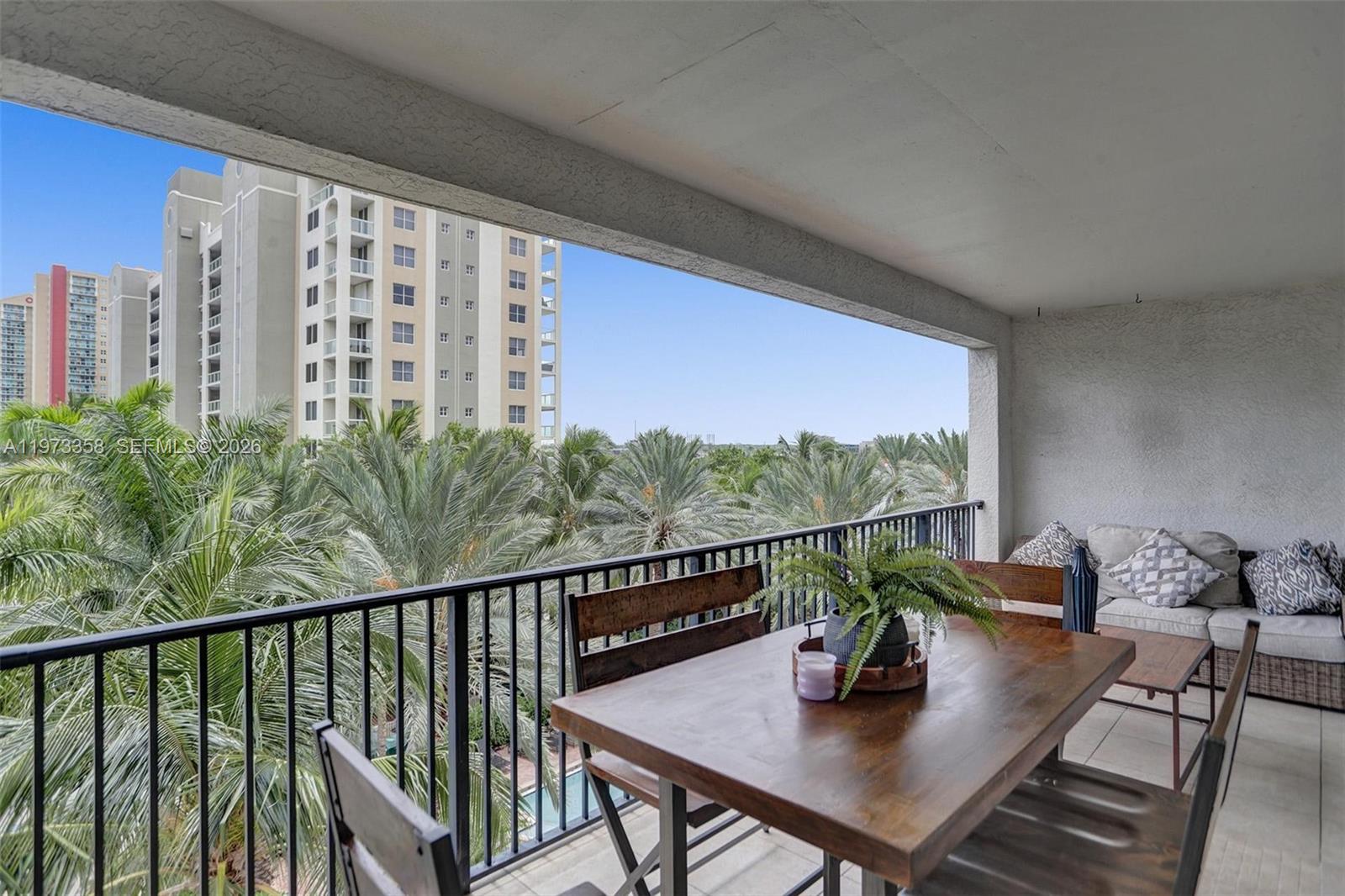 PORTO BELLAGIO CONDO - Residential