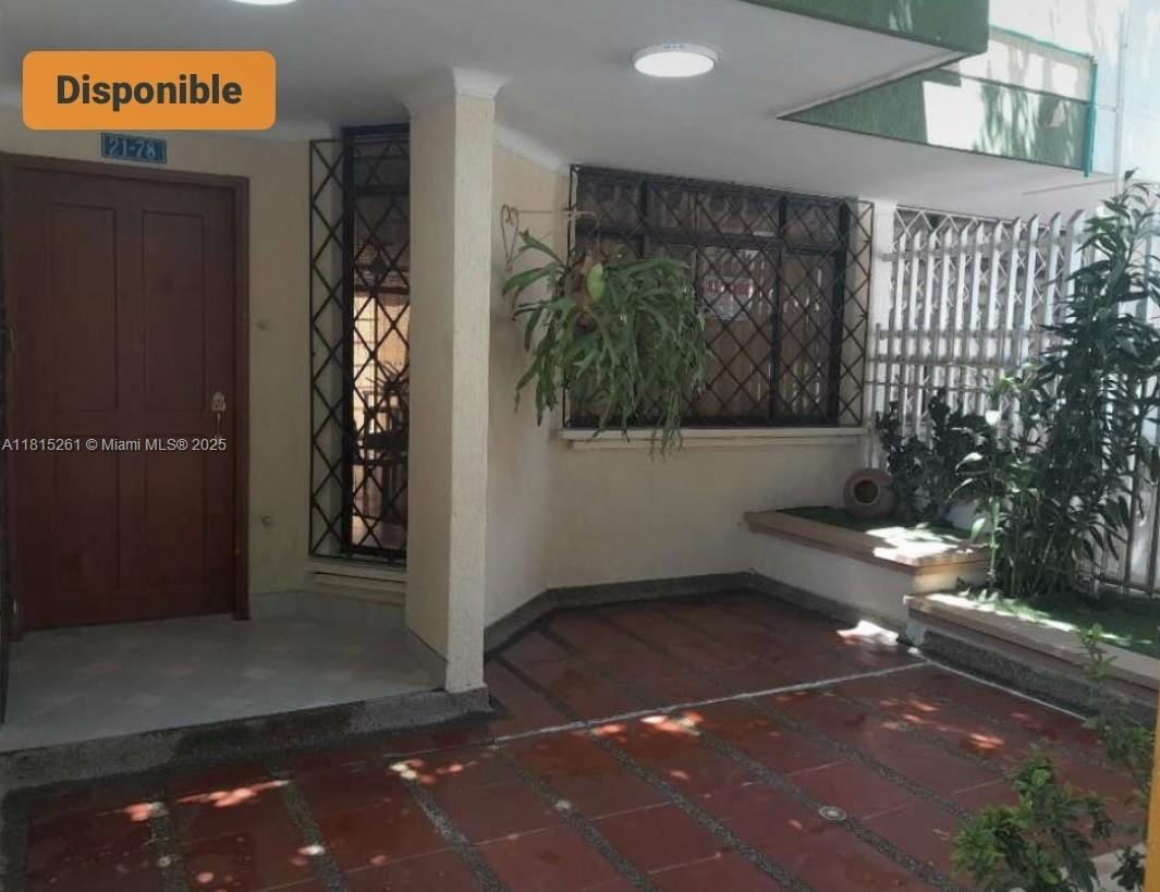 Beautiful Property at the exclusive Barrio Jardin, at Santa Marta, Magdalena, Colombia, two floors with garage, three bedrooms and 3 bathrooms, plus small bedroom downstairs!!